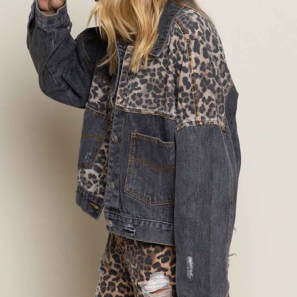 Womens Dark Wash Denim leopard jacket size medium - Picture 4 of 5
